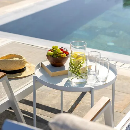 Diana Seaside Villa Pomos