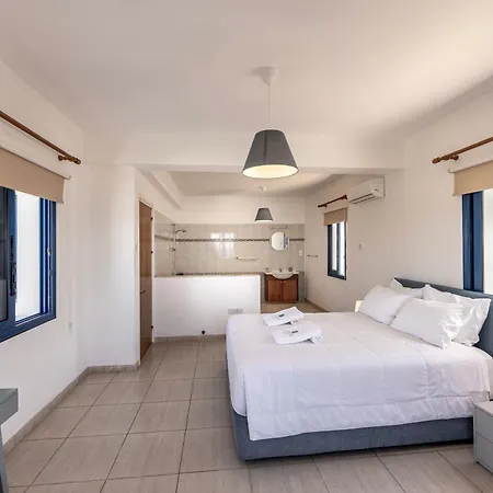 Diana Seaside Pomos